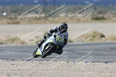 media/Oct-05-2025-CVMA (Sun) [[beeef4f201]]/Race 5-Amateur Supersport Open (Holeshot)/